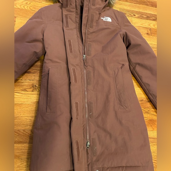 North Face Women’s Arctic Down Parka Maroon Purple, Small - Picture 9 of 9